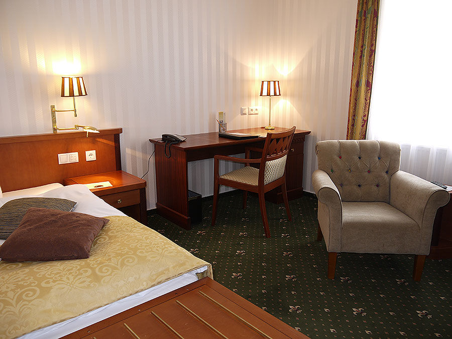 Landhotel Schwarzer Adler Suelzetal Habitación foto