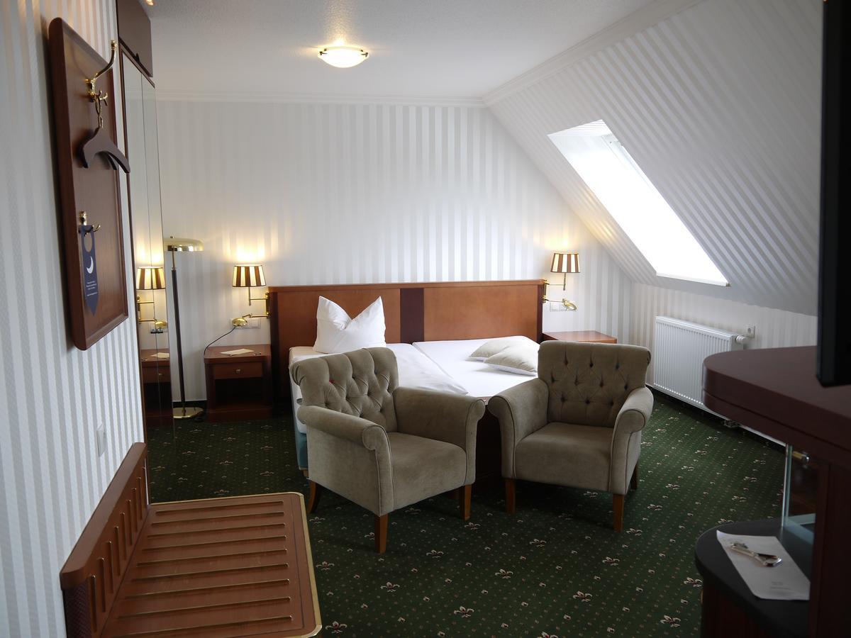 Landhotel Schwarzer Adler Suelzetal Habitación foto